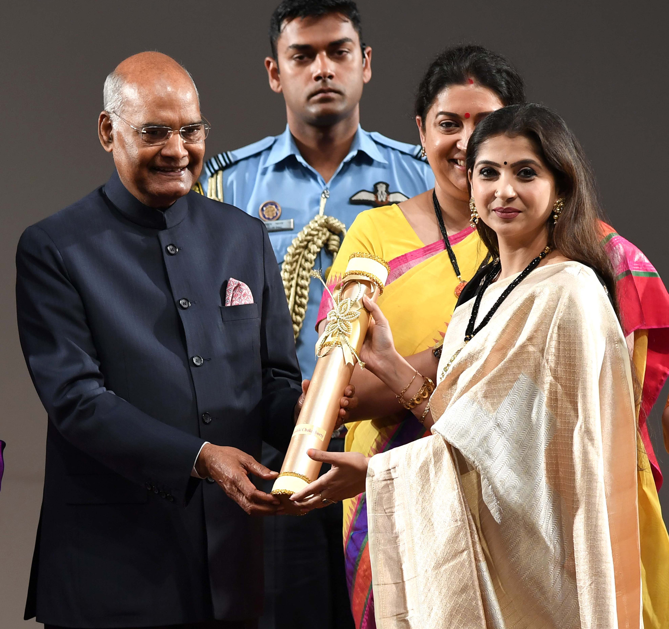 Photo of महिला दिवस पर राष्ट्रपति ने 15 महिलाओं को दिए नारी शक्ति पुरस्कार