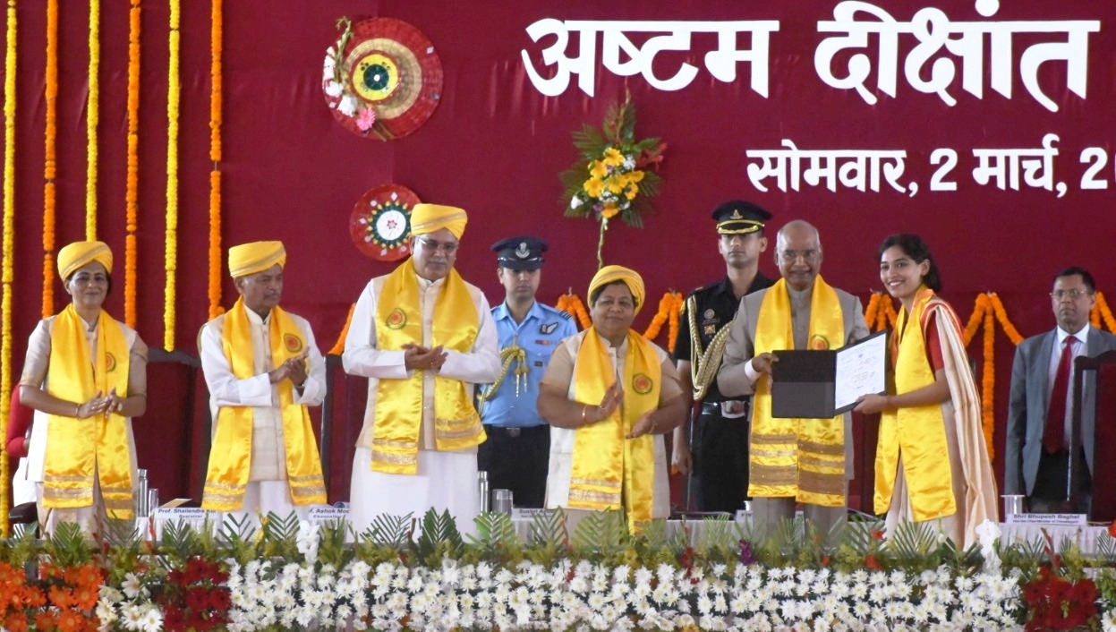 Photo of शिक्षा का उद्देश्य अच्छा इंसान बनना, केवल डिग्री प्राप्त करना नहीं – राष्ट्रपति