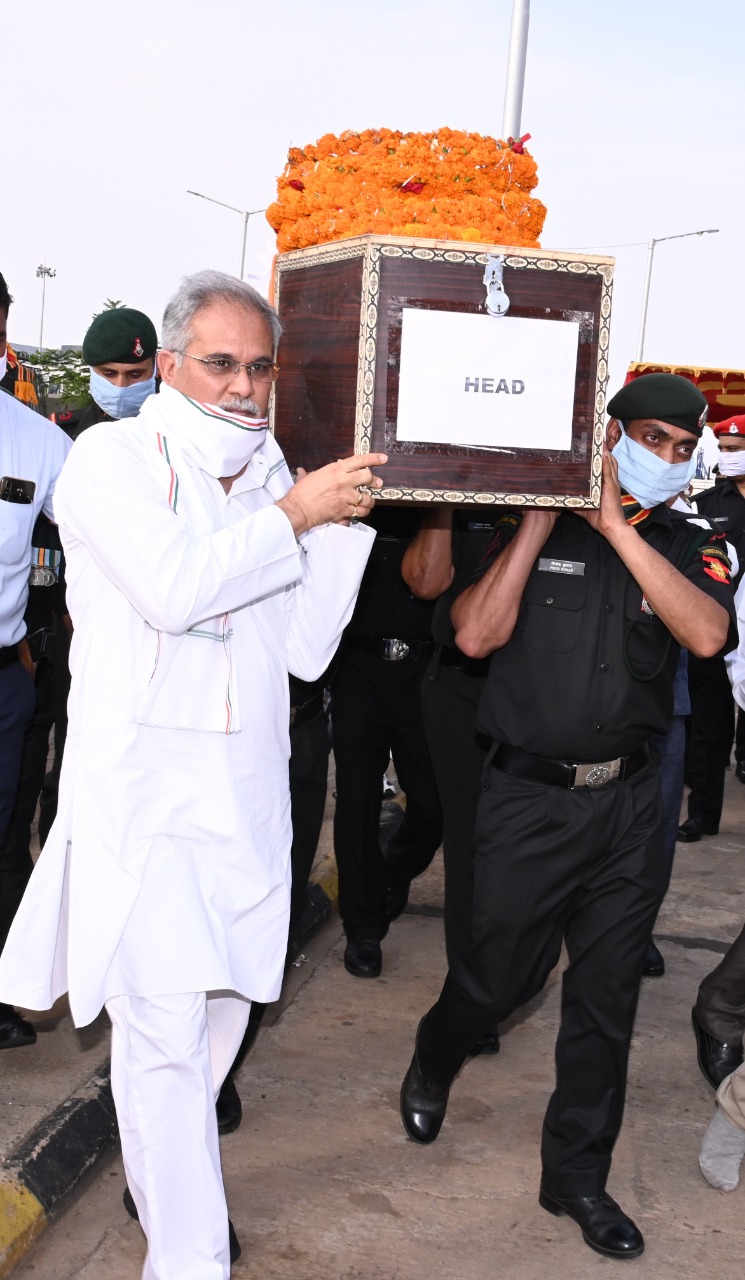 Photo of गलवान घाटी में शहीद जवान कुंजाम को दी गई भावभीनी श्रद्धांजलि