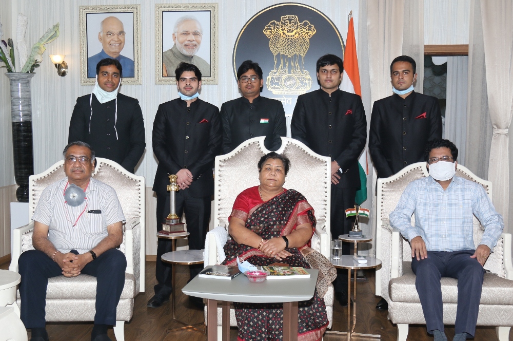 Photo of आदिवासियों के साथ हो संवेदशीलता के साथ व्यवहार- राज्यपाल