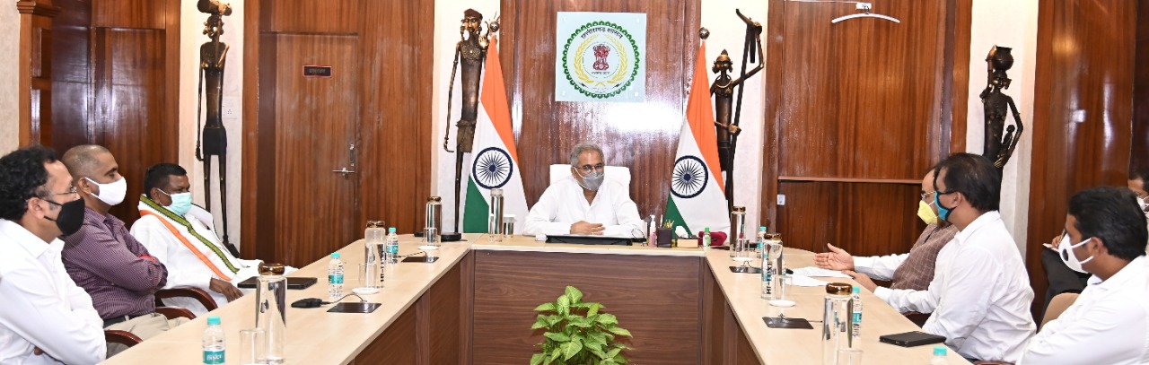 Photo of पोल्ट्री इंड्रस्ट्रीज को बढ़ावा देने के लिए दी जाएगी हर संभव मदद-भूपेश