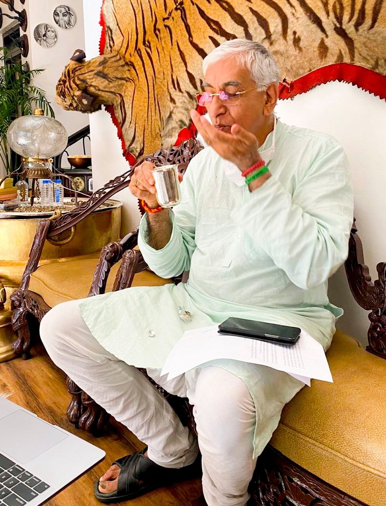 Photo of सिंहदेव ने फाइलेरिया रोधी दवा का स्वयं सेवन कर किया अभियान की शुरूआत