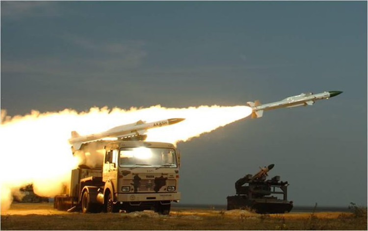 Photo of स्वदेश निर्मित आकाश मिसाइल के निर्यात को मंजूरी