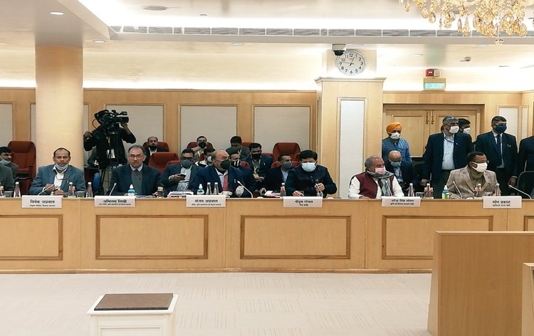 Photo of केंद्र सरकार और किसान संगठनों के बीच फिर बातचीत बेनतीजा