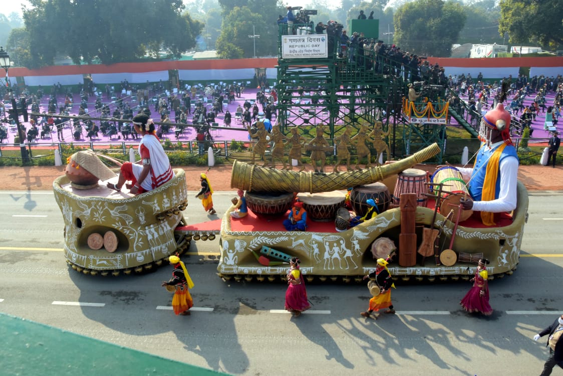 Photo of परंपरागत वाद्य यंत्रों पर आधारित छत्तीसगढ़ की झांकी रही आकर्षण का केन्द्र