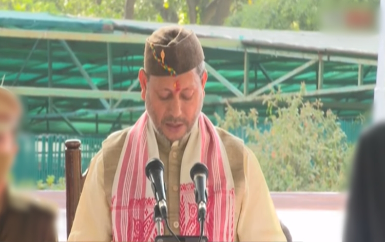 Photo of तीरथ सिंह रावत ने उत्तराखंड के मुख्यमंत्री पद की ली शपथ