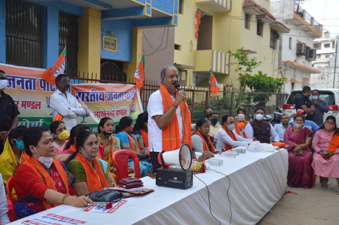 Photo of आधा कार्यकाल पूरा होने के बाद भी भूपेश सरकार ने नही शुरू किए विकास कार्य – बृजमोहन