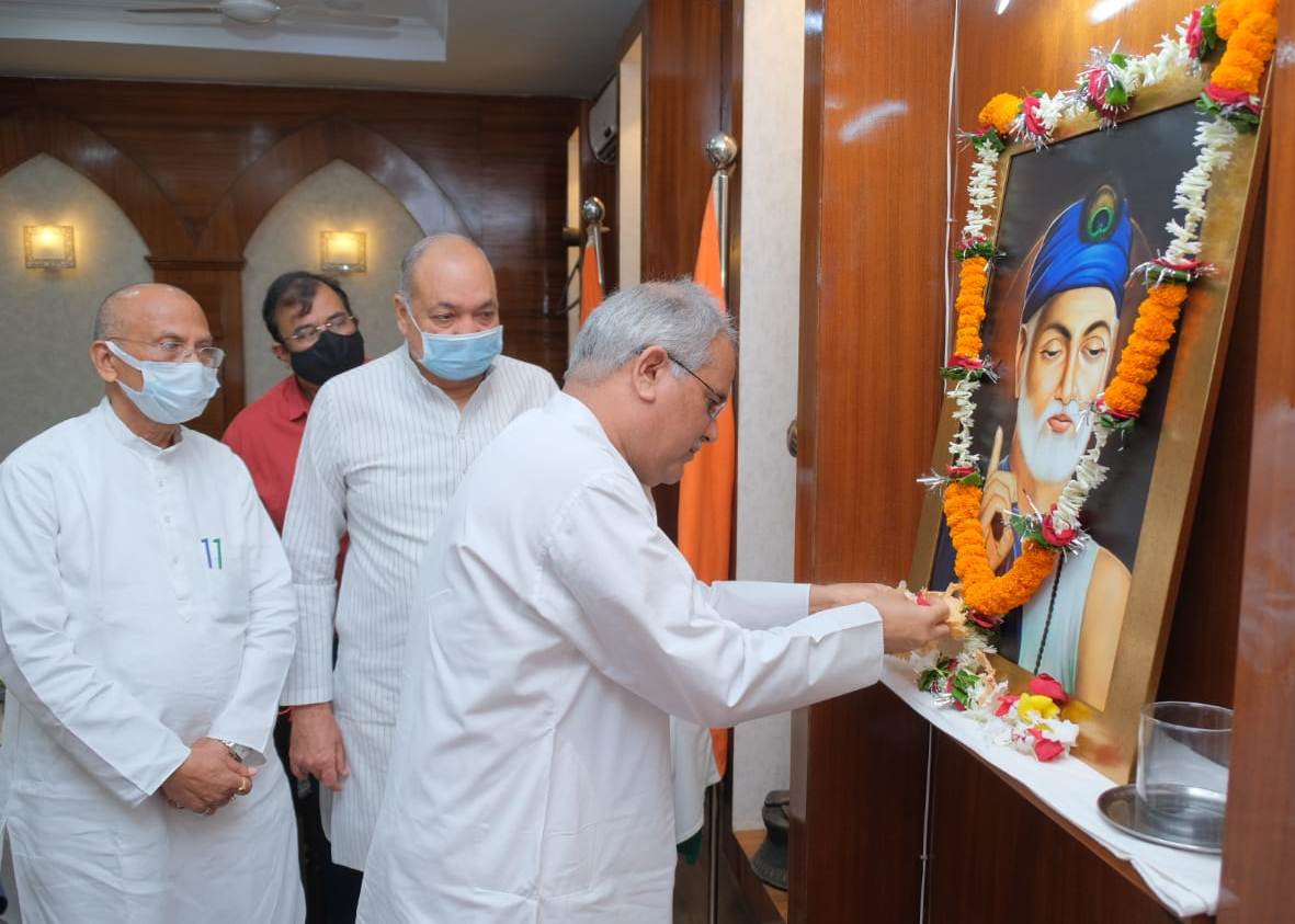 Photo of संत कबीर की वाणी को अपने जीवन में उतारने की जरूरत – भूपेश