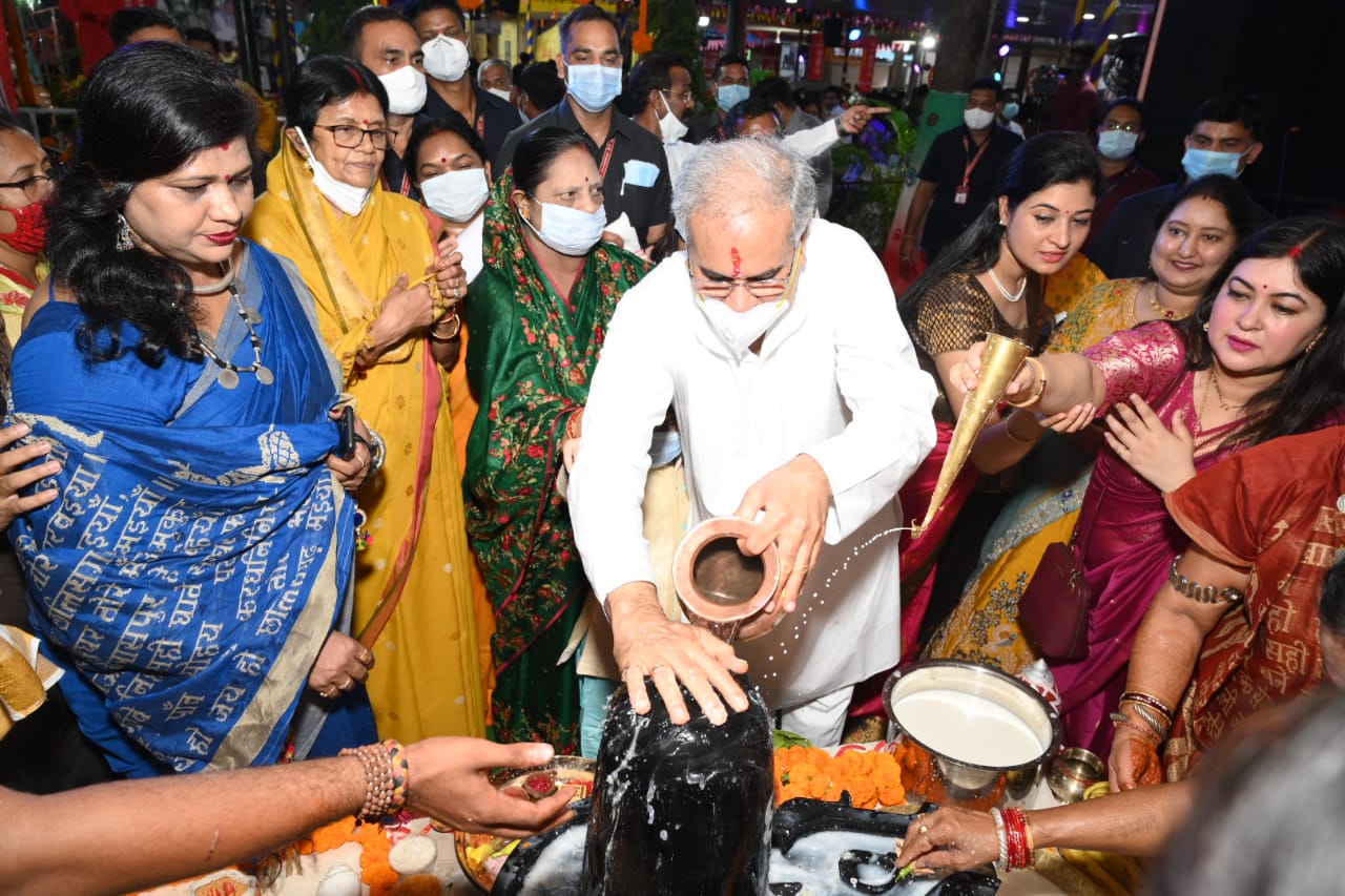 Photo of भूपेश का महिला स्व-सहायता समूहों का 12.77 करोड़ का ऋण माफ करने का ऐलान