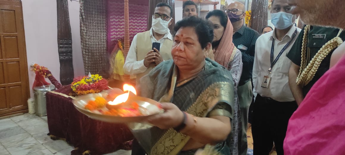 Photo of राज्यपाल सुश्री अनुसुइया उइके ने माई दंतेश्वरी के किए दर्शन