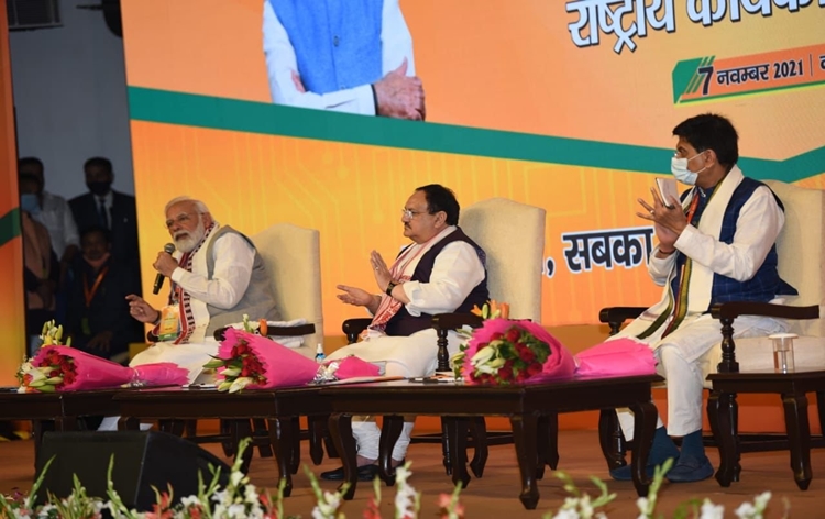 Photo of आम आदमी से जुड़ने के कारण भाजपा पहुंची शीर्ष पर- मोदी