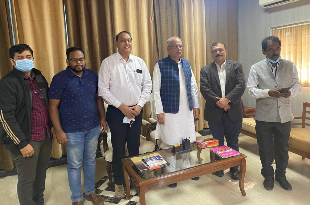 Photo of इस्पात क्षेत्र के सार्वजनिक उपक्रमों के निजीकरण को रोकने भूपेश से मुलाकात