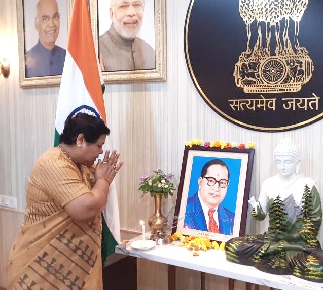 Photo of डा.अंबेडकर को उनकी पुण्यतिथि राज्यपाल एवं भूपेश ने किया नमन