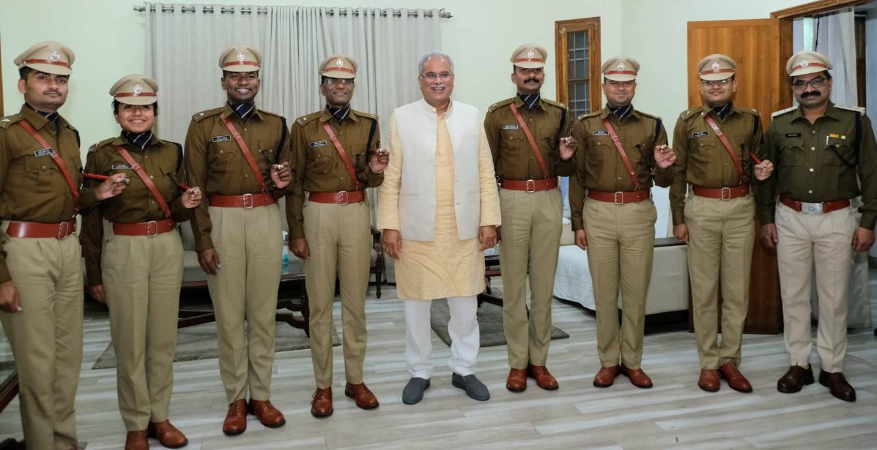 Photo of परिवीक्षाधीन आईपीएस अधिकारियों ने भूपेश से की मुलाकात