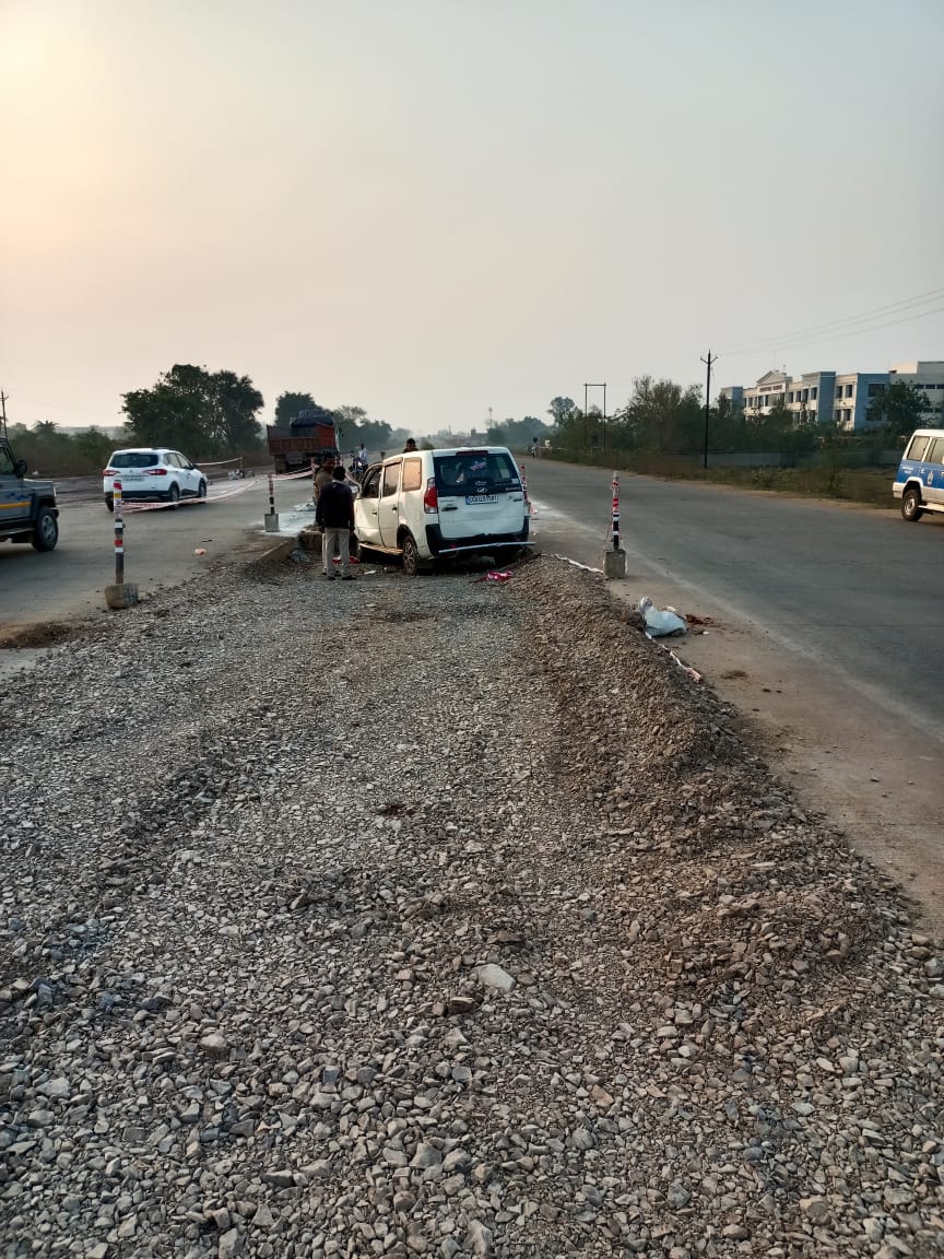 Photo of कार के डिवाइडर से टकराने से छह महिलाओं की मौत