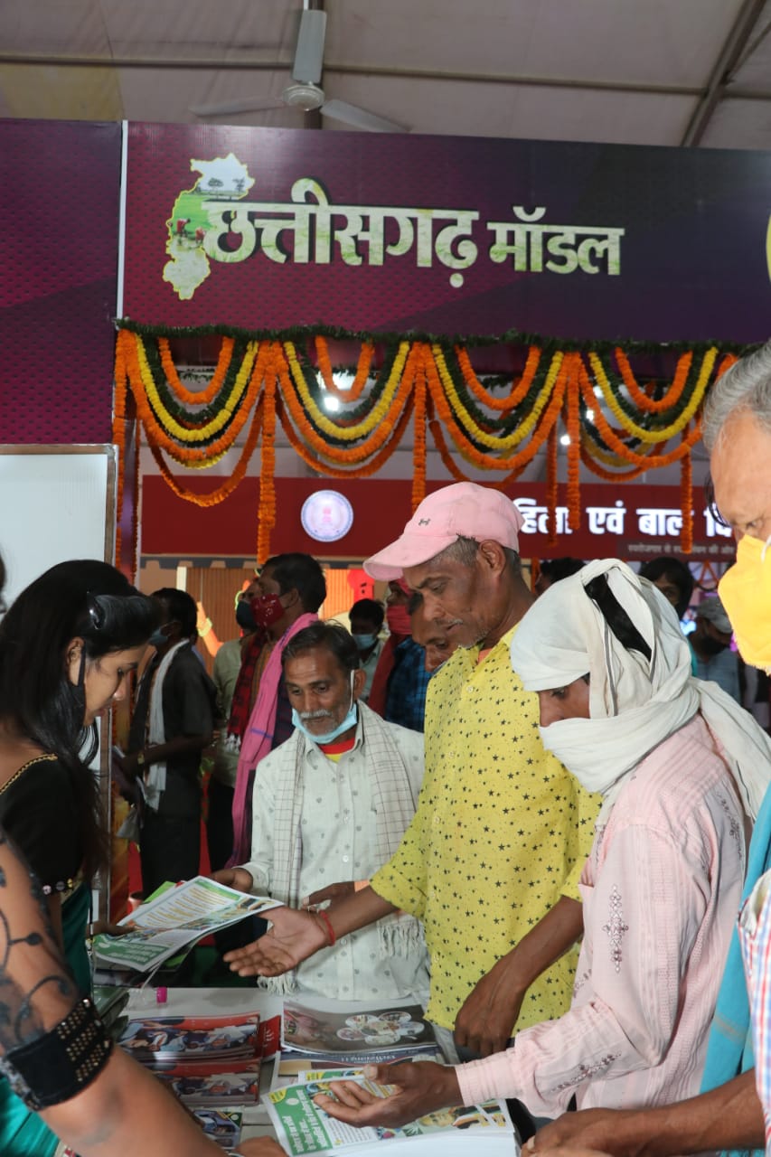 Photo of जनसंपर्क विभाग की प्रदर्शनी बनी आकर्षण का केंद्र