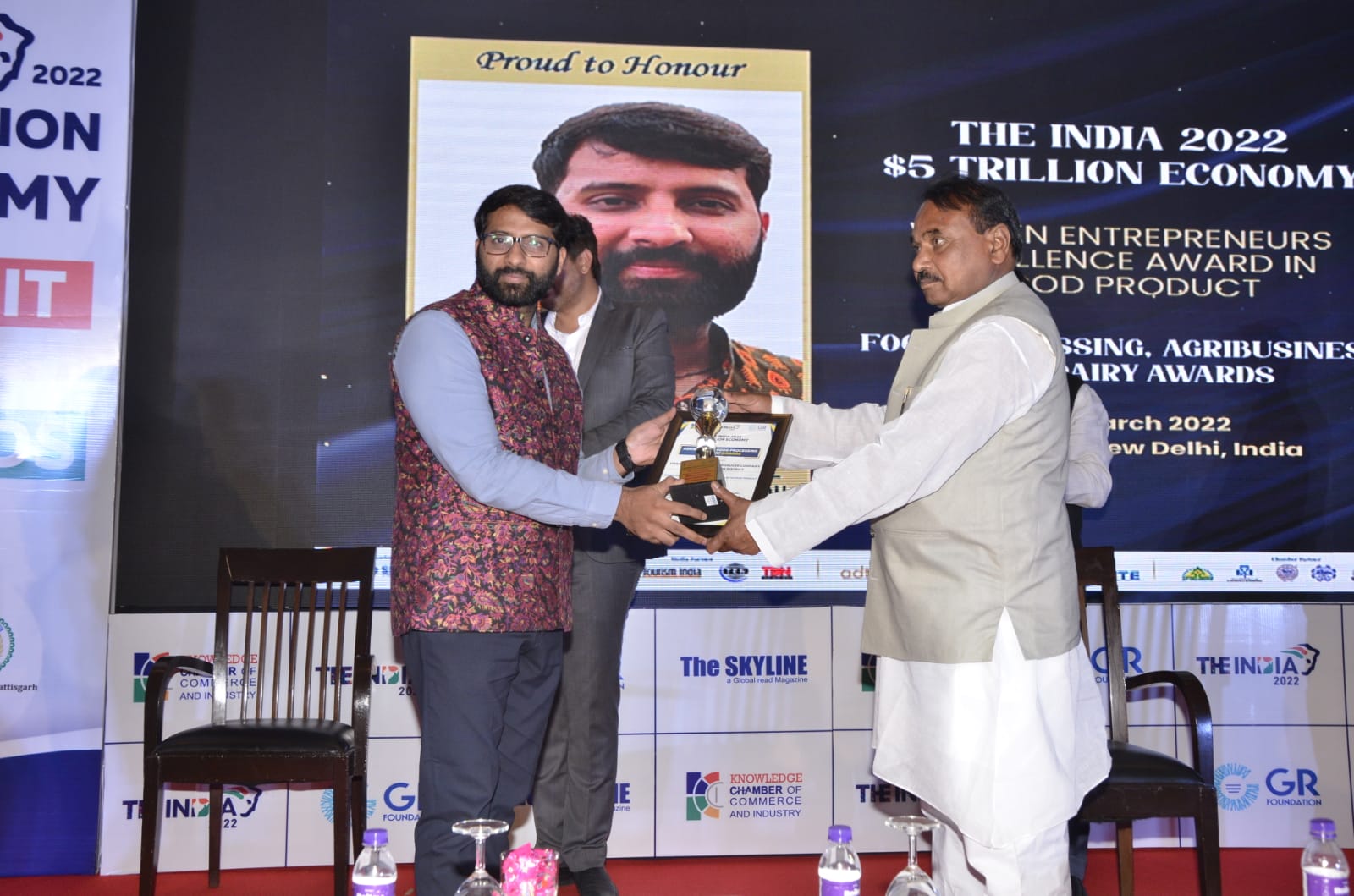 Photo of फ़ूड प्रोसेसिंग के क्षेत्र में उत्कृष्ट कार्य पर छत्तीसगढ़ की आदिवासी महिलाएं सम्मानित