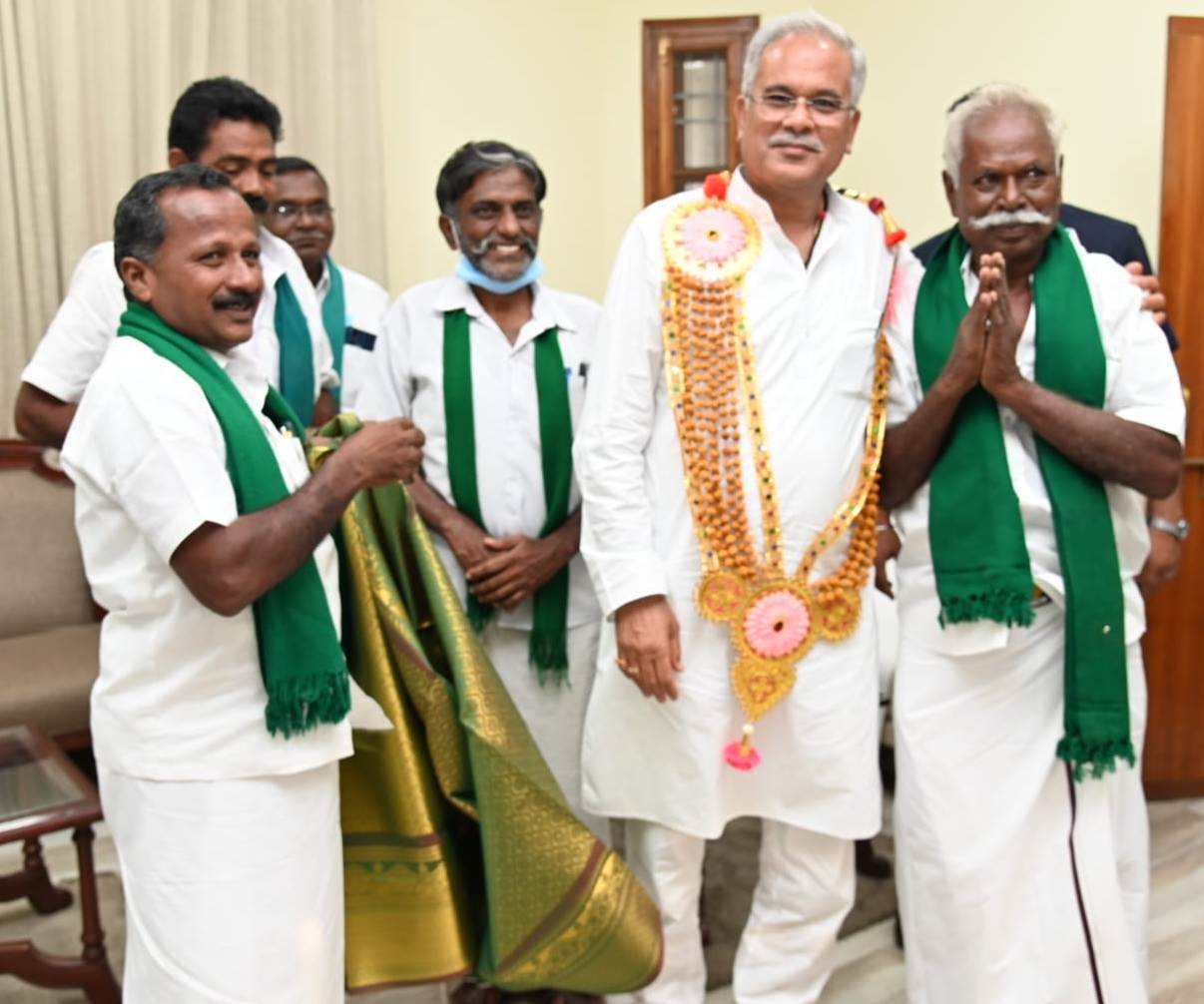 Photo of भूपेश ने तमिलनाडु के किसानों के प्रतिनिधि मंडल से की मुलाकात