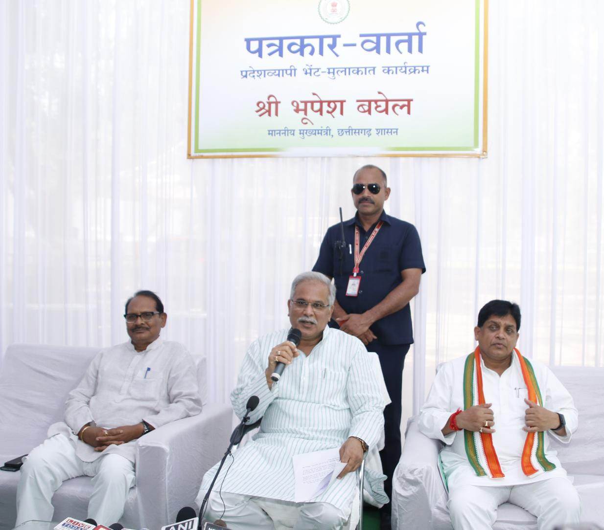 Photo of नक्सली पहले संविधान पर जताए विश्वास,तब होंगी बातचीत – भूपेश