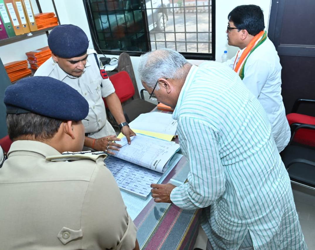 Photo of भूपेश ने बिहारपुर में पुलिस थाने का किया निरीक्षण