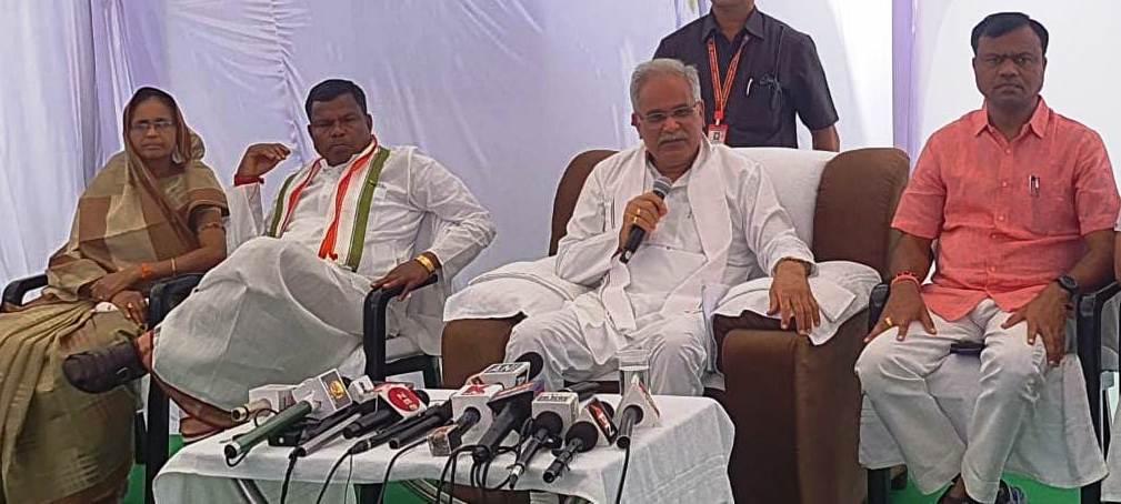 Photo of शांति की ओर लौट रहा है अब बस्तर-भूपेश