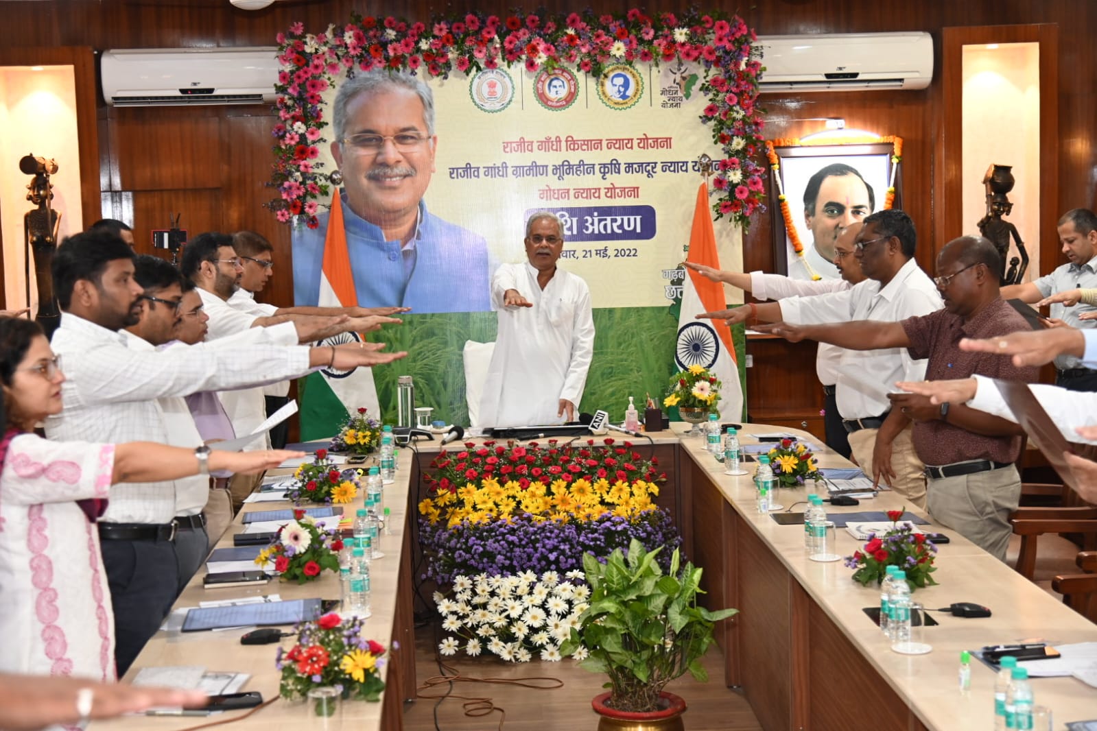 Photo of आतंकवाद विरोधी दिवस की भूपेश ने शपथ दिलाई