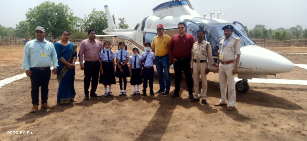 Photo of भूपेश ने तत्काल पूरी की नन्हीं स्मृति की जिद, करवाई हेलीकॉप्टर की सैर