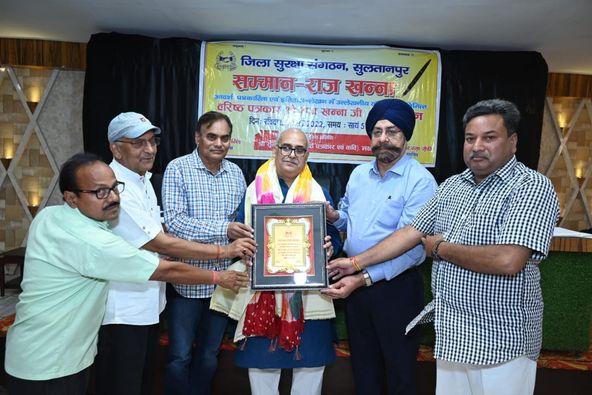 Photo of लेखन ही नही, जीवन में भी लेखन के समांतर खड़े रहे राज खन्ना- सुभाष राय