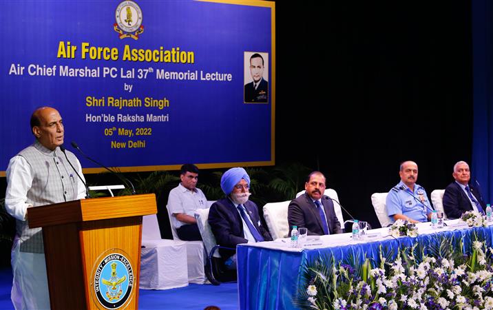 Photo of वायु सेना भविष्य की चुनौतियों के मद्देनजर सुरक्षा के लिए रहे तैयार- राजनाथ