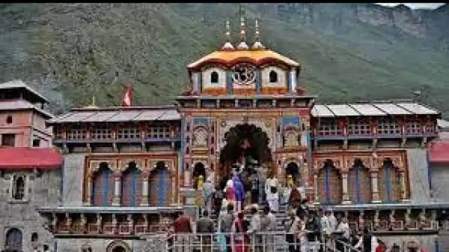 Photo of पुलिस ने बदरीनाथ में होटल की फर्जी बुकिंग कर लोगों को ठग कर लाखों रुपए का चूना लगाने वाले अभियुक्त को  किया गिरफ्तार