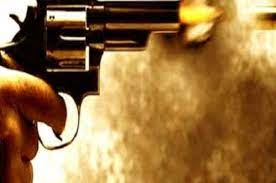 Photo of दिल्ली के यमुना खादर इलाके में बीती रात लुटेरों ने की पुलिस पर फायरिंग, दो लोग हुए घायल…