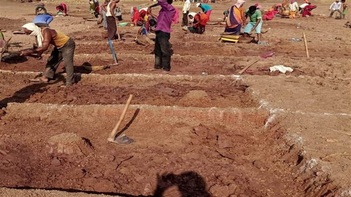 Photo of छत्तीसगढ़ मनरेगा कर्मचारी महासंघ ने अपना अनिश्चितकालीन आंदोलन किया स्थगित, सरकार ने मांगें पूर्ण करने का दिया वचन