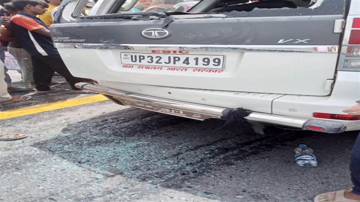 Photo of सुलतानपुर में एक्सप्रेसवे पर हुए बड़े सड़क हादसे में डाक्टर समेत तीन की मौत….