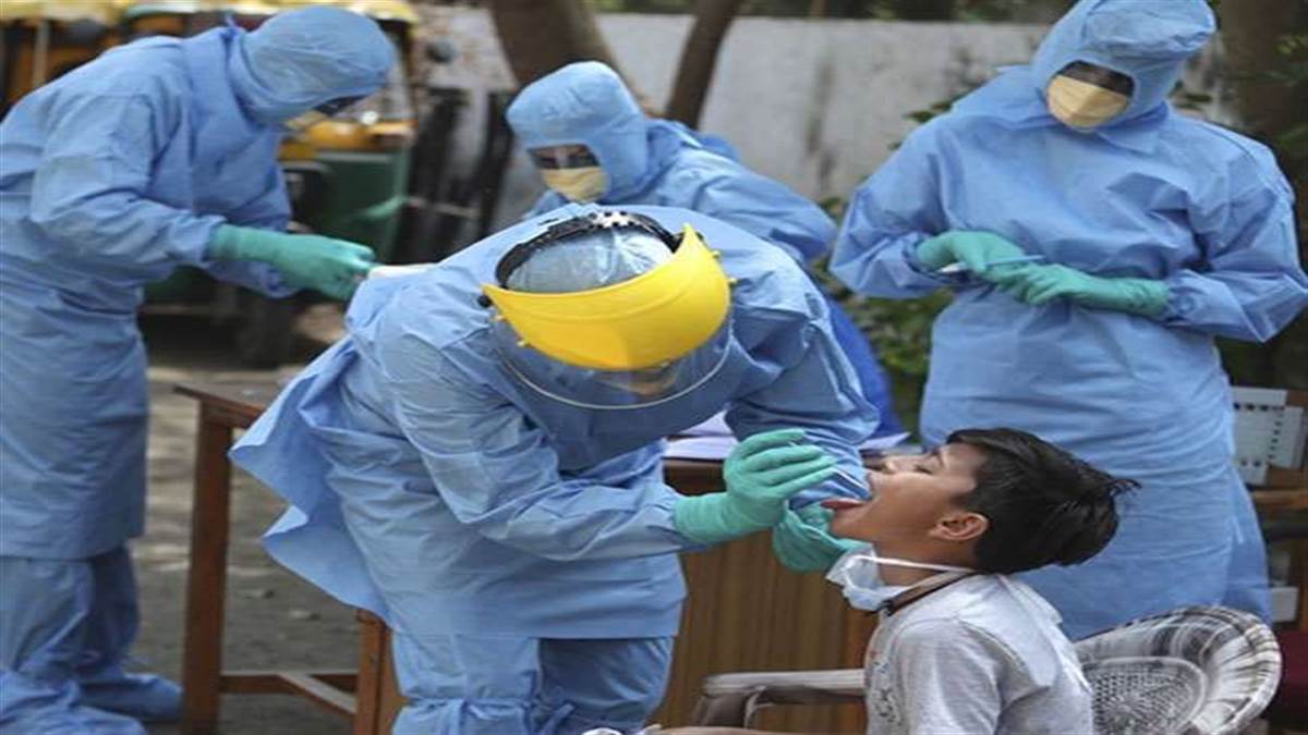 Photo of देश में कोरोना के मामलों में लगातार हो रहा इजाफा, बीते 24 घंटों में 8329 नए मामले आए सामने