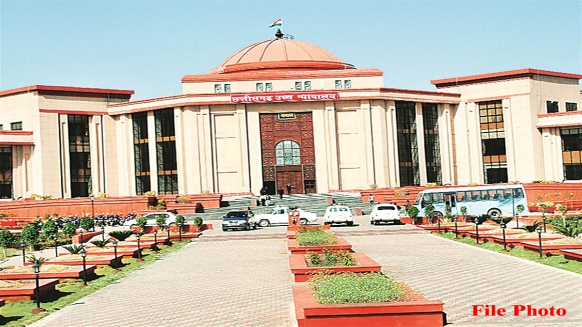 Photo of कोर्ट ने व्यावसायिक परीक्षा मंडल के अधिकारियों को याचिकाकर्ता छात्रा के आवेदन पर लिपिकीय त्रुटि को सुधारने का जारी किया निर्देश