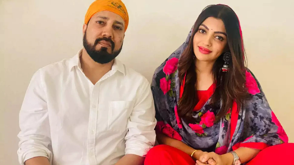 Photo of स्वंयवर में तो मारी बाजी लेकिन अकांक्षा नहीं बन पाईं Mika Singh की दुल्हनिया, लोगों ने किया ट्रोल