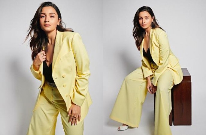 Photo of लोगों को खूब पसंद आ रहा हैं आलिया का ये पैंट सूट वाला अंदाज