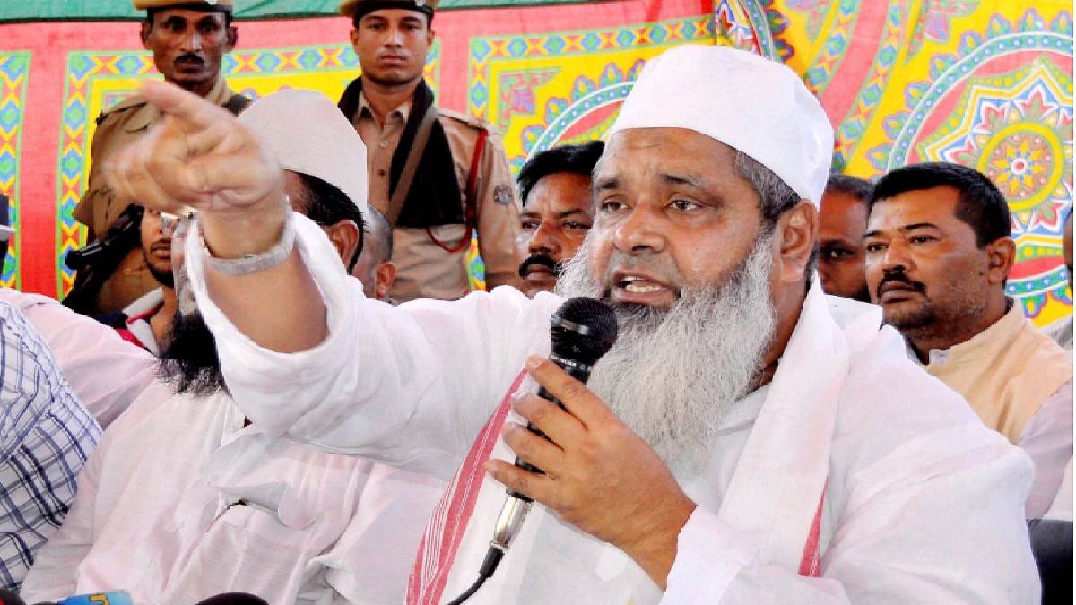 Photo of  बदरुद्दीन अजमल ने की ईद पर मुस्लिमों से गाय की कुर्बानी नहीं देने की अपील, पढ़े पूरी खबर