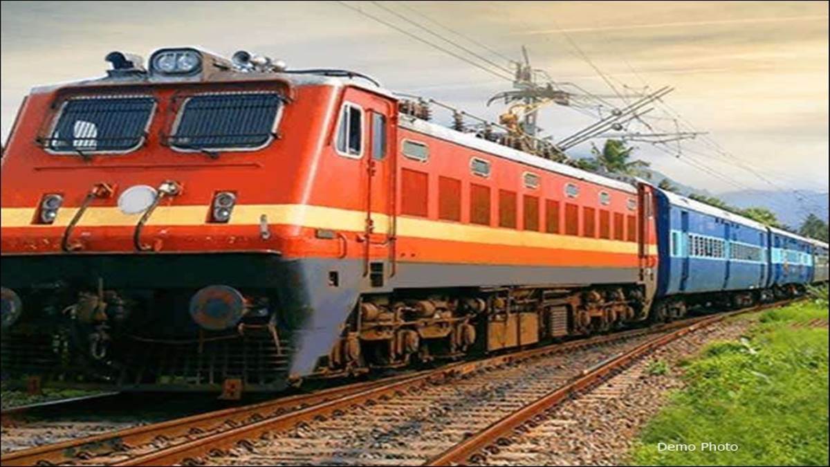 Photo of Indian Railways ने तीन दिनों में रद की 63 ट्रेनें, 11 हजार 382 यात्रियों ने वापस किए टिकट, चेक करें पूरी लिस्‍ट