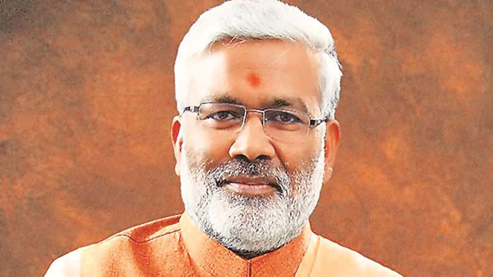 Photo of यूपी बीजेपी के प्रदेश अध्यक्ष स्वतंत्र देव सिंह दे सकते हैं अपने पद से इस्तीफा