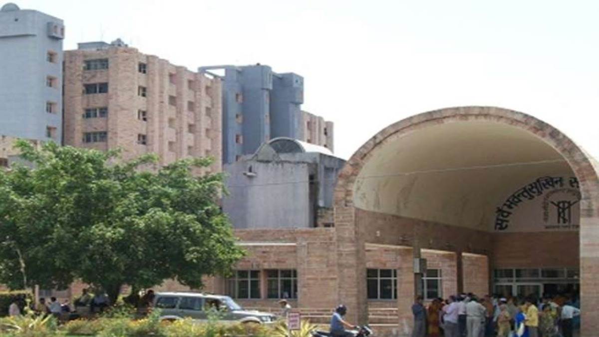 Photo of एसजीपीजीआइ में जल्द शुरू होगा पीडियाट्रिक एडवांस सेंटर का निर्माण, यहां हर साल तैयार किए जाएंगे 48 बाल रोग विशेषज्ञ