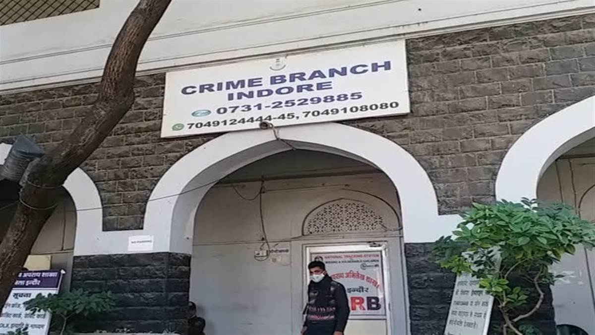 Photo of एसीपी ने लगाया वरिष्ठ अफसरों से अभद्रता का आरोप, टीआइ ने कहा अवैध काम का विरोध करने पर हटाया