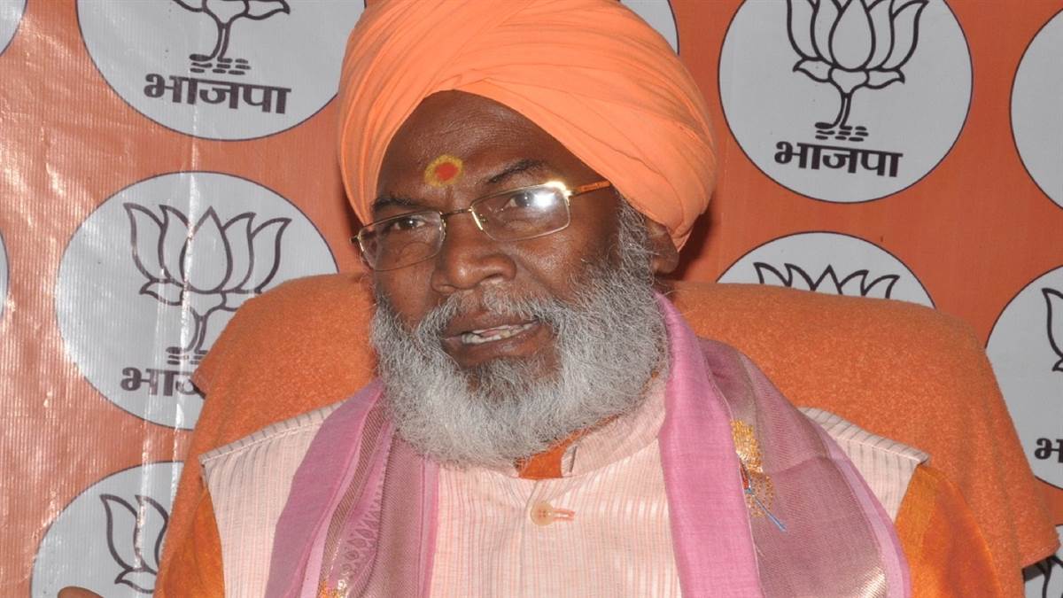 Photo of उन्नाव में भी आतंकी संगठन का अड्डा, पूरे देश में लगे पीएफआइ पर प्रतिबंध: साक्षी महाराज 