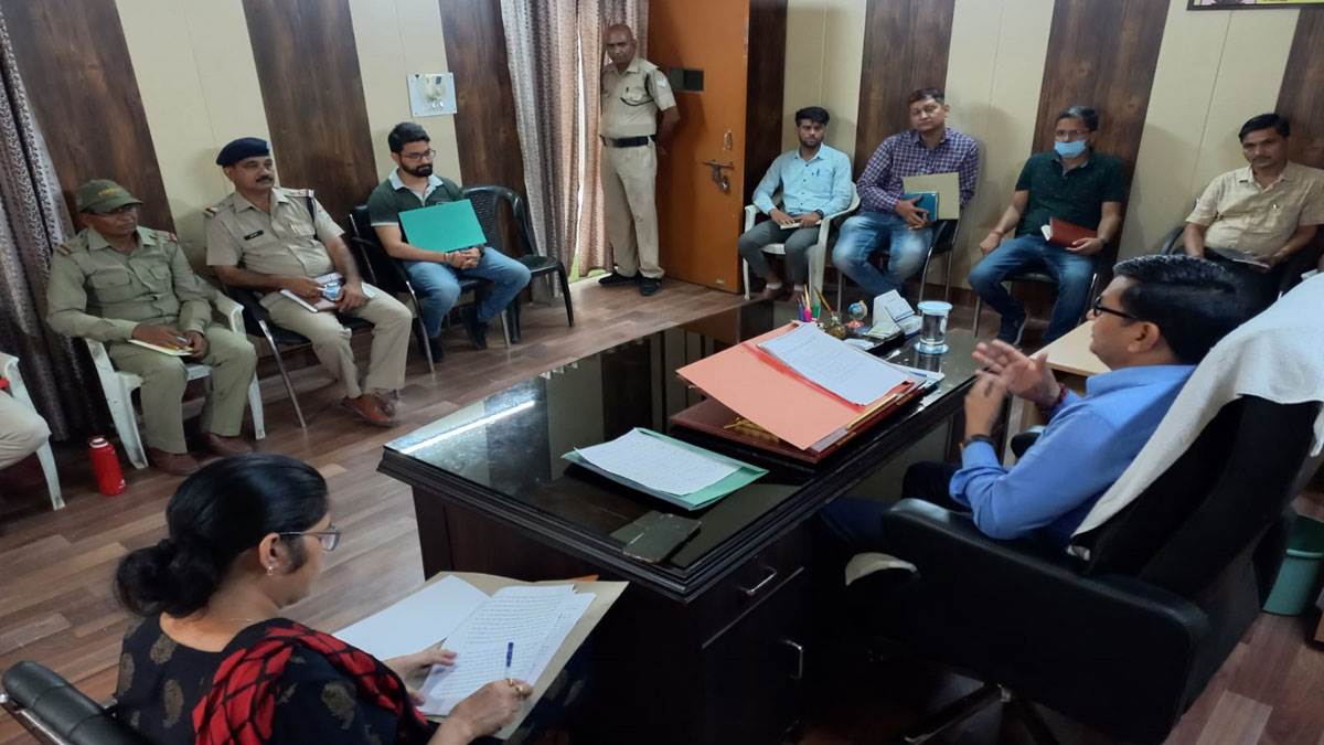 Photo of सावन माह में जलाभिषेक में आने वाले श्रद्धालुओं की भीड़ को देखते हुए विद्यालयों में अवकाश का भेजा प्रस्ताव: उप जिला अधिकारी शैलेंद्र सिंह नेगी