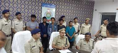 Photo of ईको वाहन से साइलेंसर चोरी करने वाले गिरोह के पांच सदस्यों को पुलिस ने किया गिरफ्तार