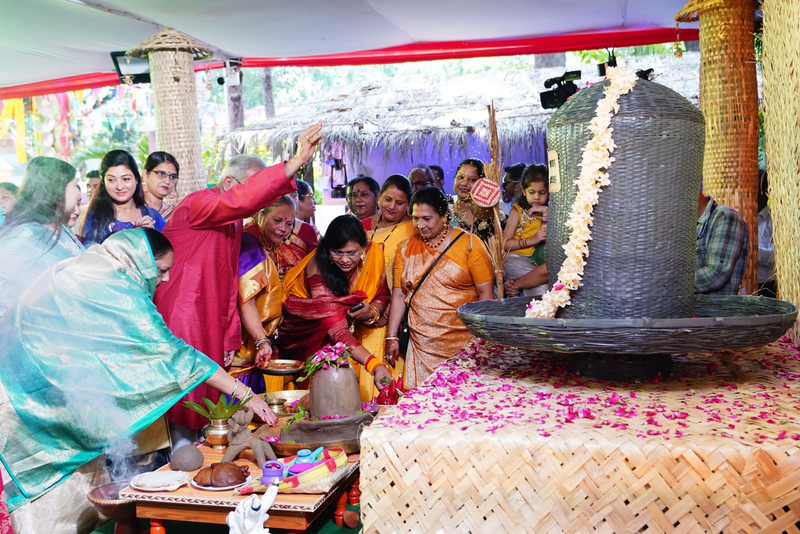 Photo of तिजहारिन माताओं बहनों का मायका बना मुख्यमंत्री निवास