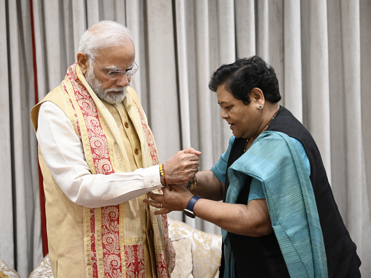 Photo of प्रधानमंत्री मोदी को राज्यपाल सुश्री उइके ने बांधी राखी