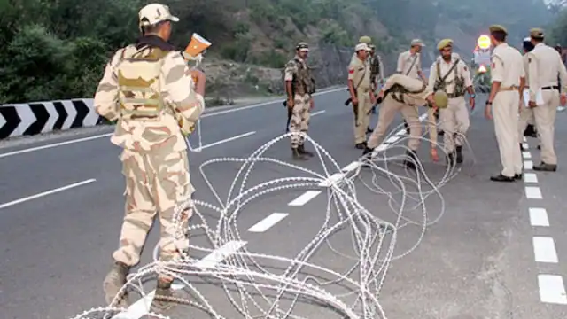 Photo of स्वतंत्रता दिवस पर बडगाम में हुए ग्रेनेड हमले के सिलसिले में आतंकवादियों को किया गिरफ्तार