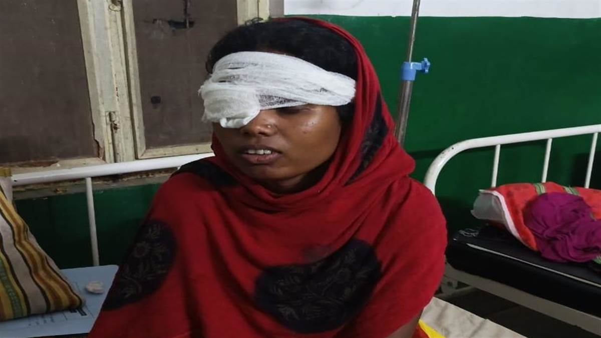 Photo of मायके जाने से नाराज पति ने निकाल दी पत्नी की एक आंख…