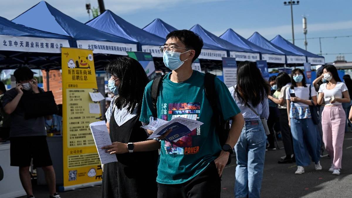 Photo of चीन में कोरोना महामारी के बाद से ही काफी बढ़ी  बेरोजगारों की संख्‍या, पढ़े पूरी खबर